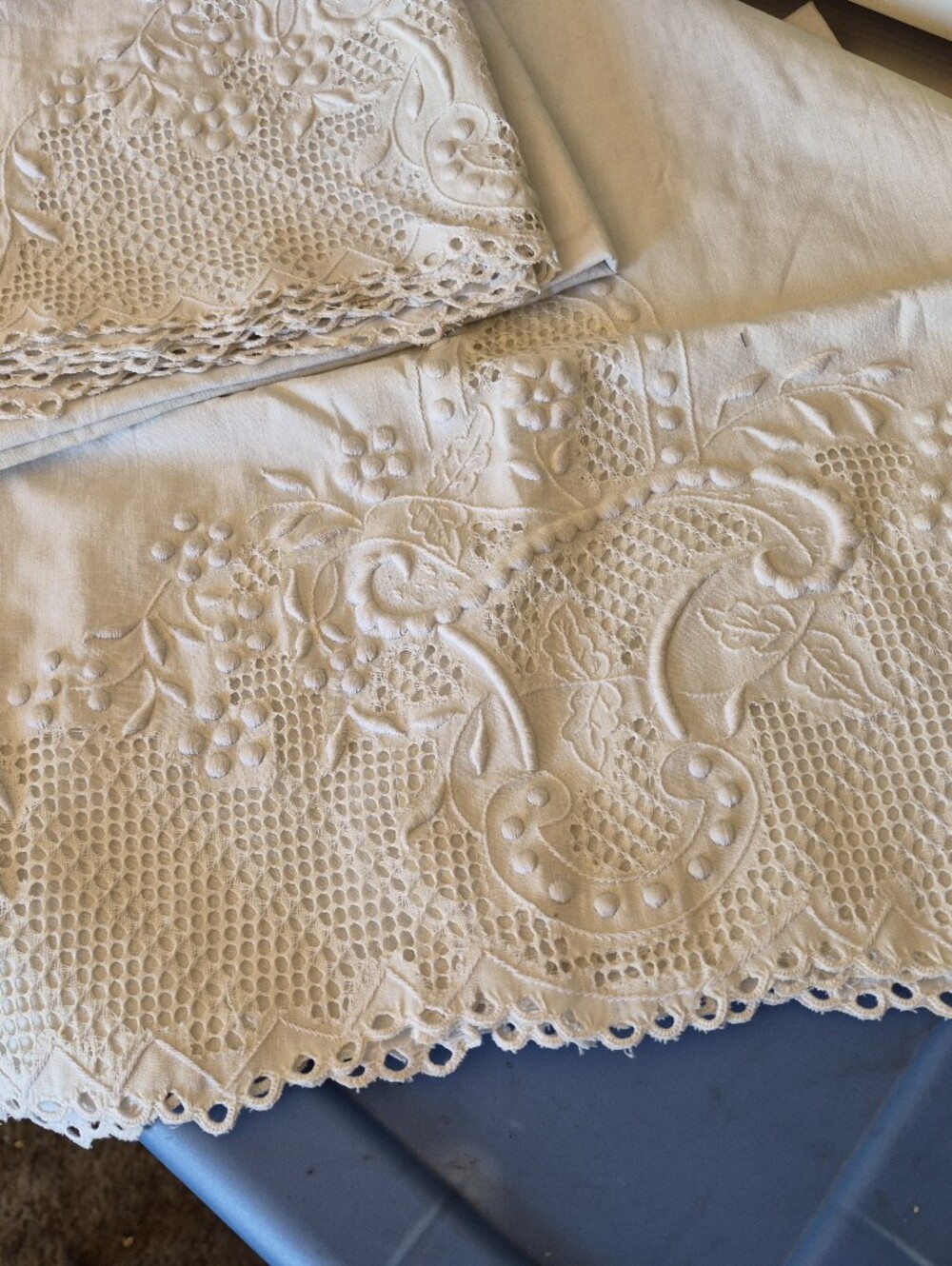 Beautiful embroidered openwork lace crochet trim Pillowcases 2